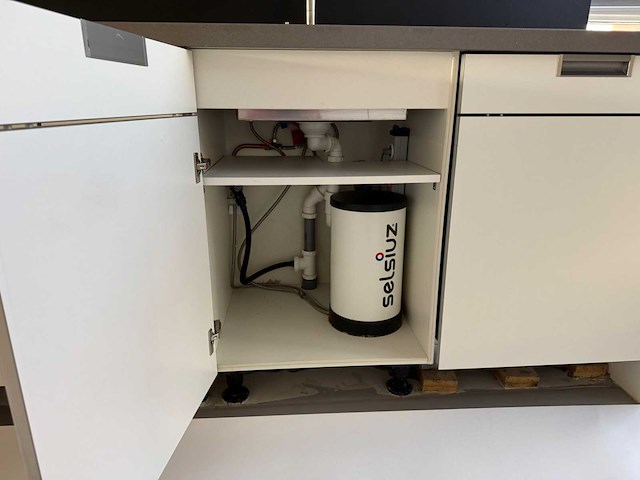 Häcker - keuken met aeg/siemens apparatuur - afbeelding 24 van  32