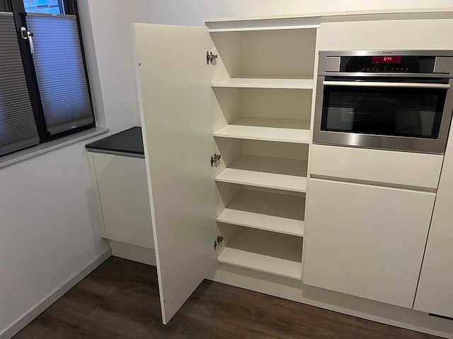 Häcker - keuken met aeg/whirlpool apparatuur - afbeelding 16 van  26