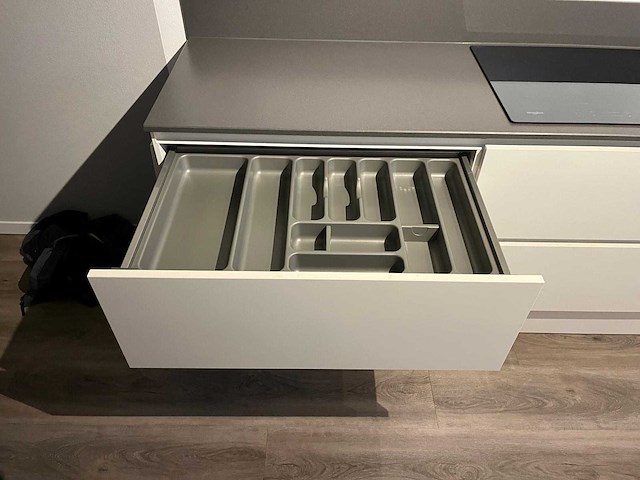 Häcker - keuken met aeg/whirlpool apparatuur - afbeelding 19 van  26