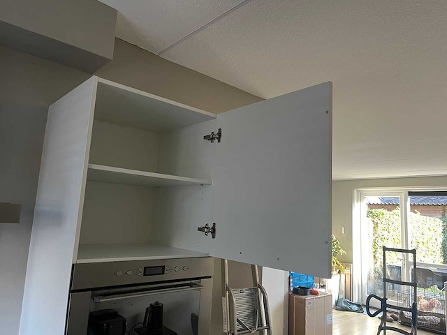 Häcker - keuken met whirlpool apparatuur - afbeelding 2 van  21