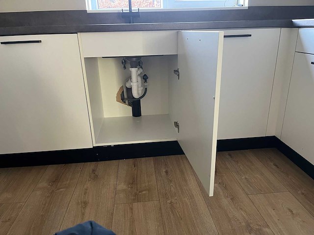 Häcker - keuken met whirlpool apparatuur - afbeelding 8 van  21