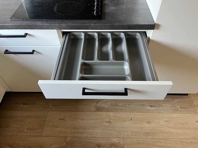 Häcker - keuken met whirlpool apparatuur - afbeelding 11 van  21