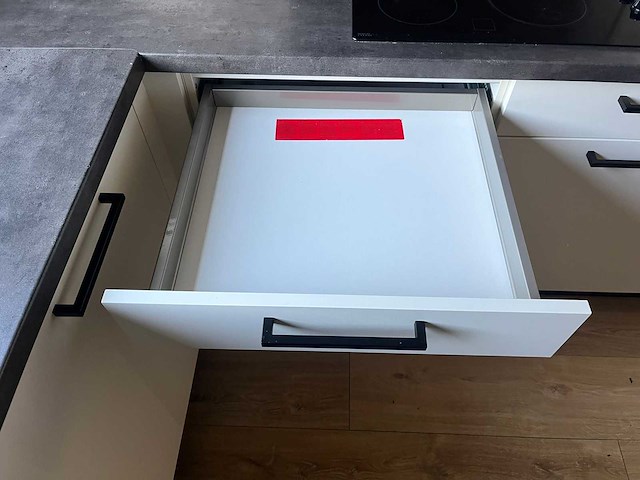 Häcker - keuken met whirlpool apparatuur - afbeelding 13 van  21