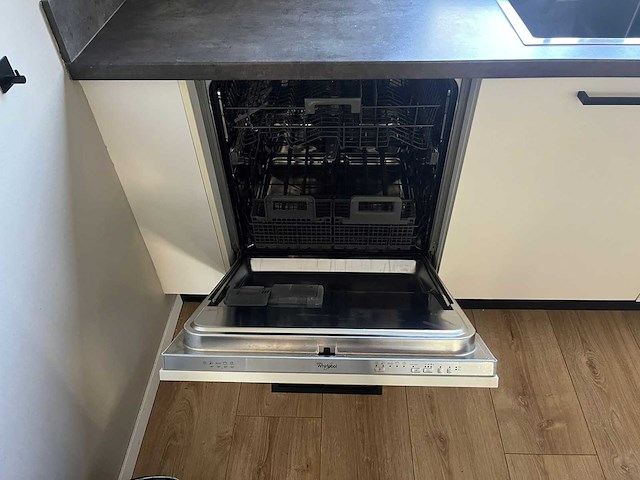 Häcker - keuken met whirlpool apparatuur - afbeelding 17 van  21