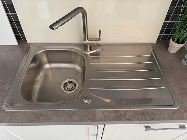 Häcker - showroomkeuken met apparatuur - afbeelding 26 van  35