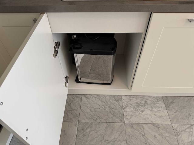 Häcker - showroomkeuken met apparatuur - afbeelding 27 van  35