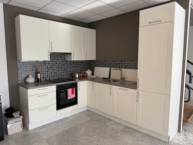 Häcker - showroomkeuken met apparatuur - afbeelding 18 van  35