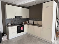 Häcker - showroomkeuken met apparatuur - afbeelding 18 van  35