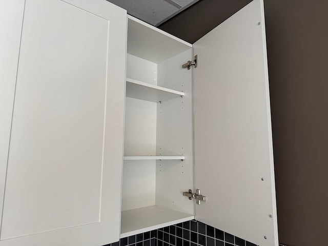 Häcker - showroomkeuken met apparatuur - afbeelding 8 van  35