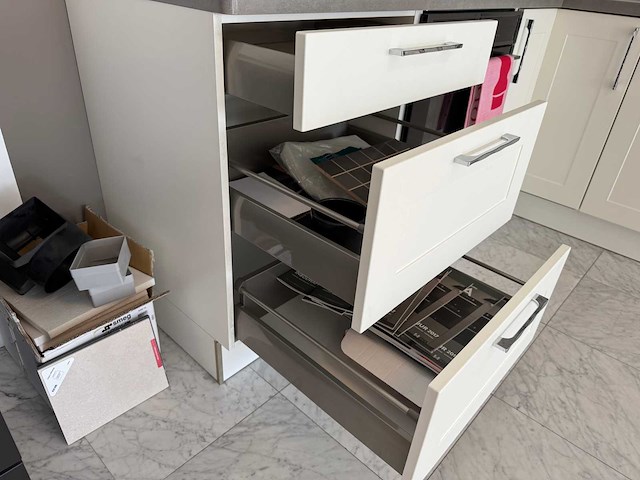 Häcker - showroomkeuken met apparatuur - afbeelding 25 van  35