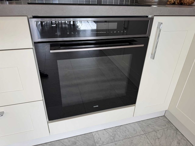 Häcker - showroomkeuken met apparatuur - afbeelding 21 van  35