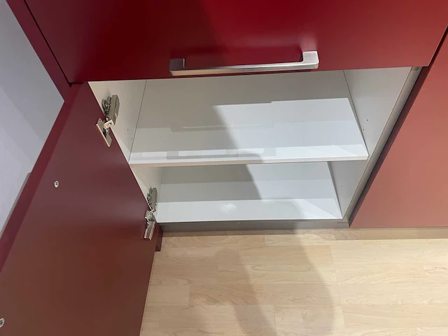 Häcker - showroomkeuken met pelgrim / whirlpool apparatuur - afbeelding 21 van  27