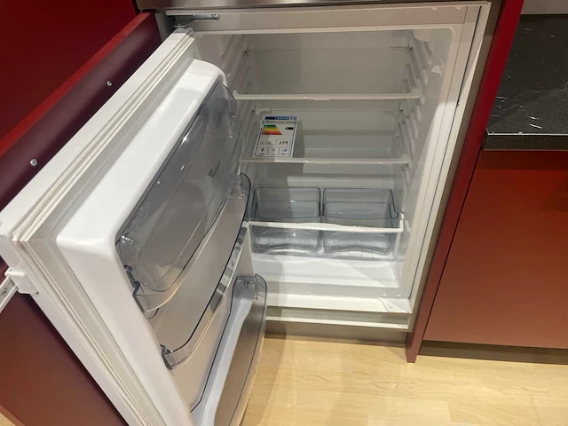 Häcker - showroomkeuken met pelgrim / whirlpool apparatuur - afbeelding 26 van  27