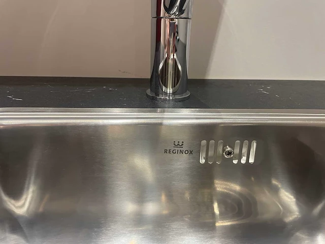 Häcker - showroomkeuken met pelgrim / whirlpool apparatuur - afbeelding 16 van  24
