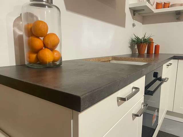 Häcker - showroomkeuken met whirlpool apparatuur - afbeelding 16 van  21