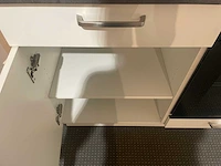 Häcker - showroomkeuken met whirlpool apparatuur - afbeelding 17 van  21