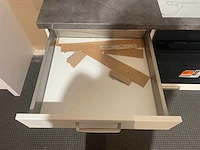 Häcker - showroomkeuken met whirlpool apparatuur - afbeelding 18 van  21