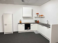 Häcker - showroomkeuken met whirlpool apparatuur