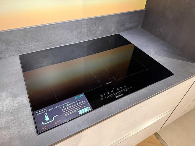 Häcker - showroomkeuken - afbeelding 2 van  18