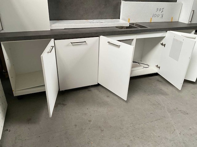 Häcker keukenopstelling ssk 125 arctis weiss 366cm plus 180cm - afbeelding 7 van  11