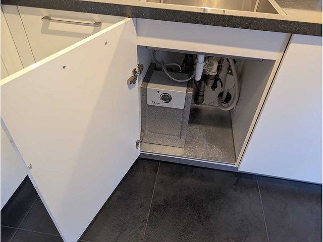 Häcker systemat - keuken met apparatuur - afbeelding 9 van  46