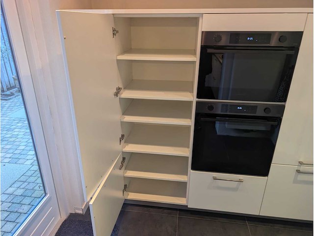 Häcker systemat - keuken met apparatuur - afbeelding 32 van  46