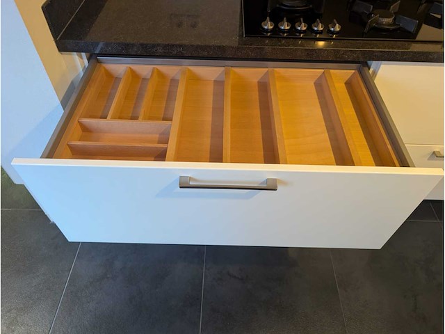 Häcker systemat - keuken met apparatuur - afbeelding 42 van  46