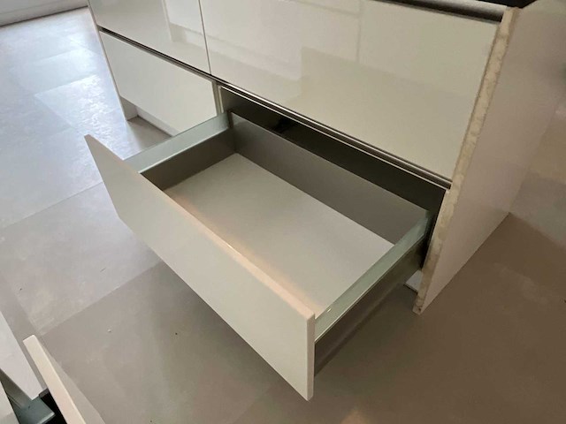 Häcker systemat - keuken met siemens/samsung apparatuur - afbeelding 6 van  43