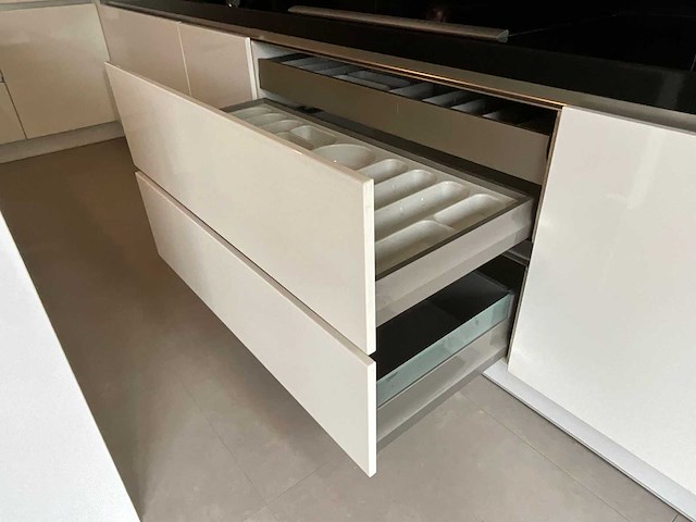 Häcker systemat - keuken met siemens/samsung apparatuur - afbeelding 18 van  29