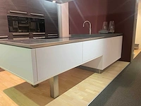 Häcker systemat - showroomkeuken met aeg / bauknecht apparatuur - afbeelding 12 van  45