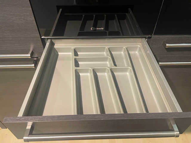 Häcker systemat - showroomkeuken met aeg / bauknecht apparatuur - afbeelding 25 van  45