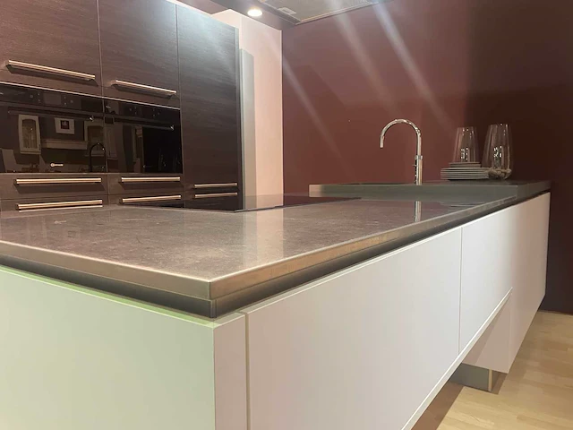 Häcker systemat - showroomkeuken met aeg / bauknecht apparatuur - afbeelding 23 van  45