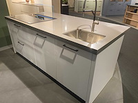 Häcker systemat - showroomkeuken met siemens studioline apparatuur - afbeelding 7 van  25