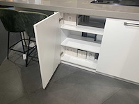 Häcker systemat - showroomkeuken met siemens studioline apparatuur - afbeelding 16 van  25