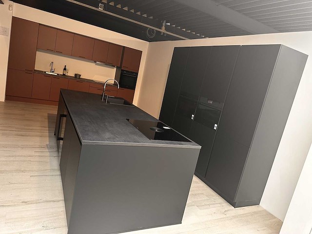 Häcker topsoft mat zwart eiland keuken - afbeelding 19 van  21