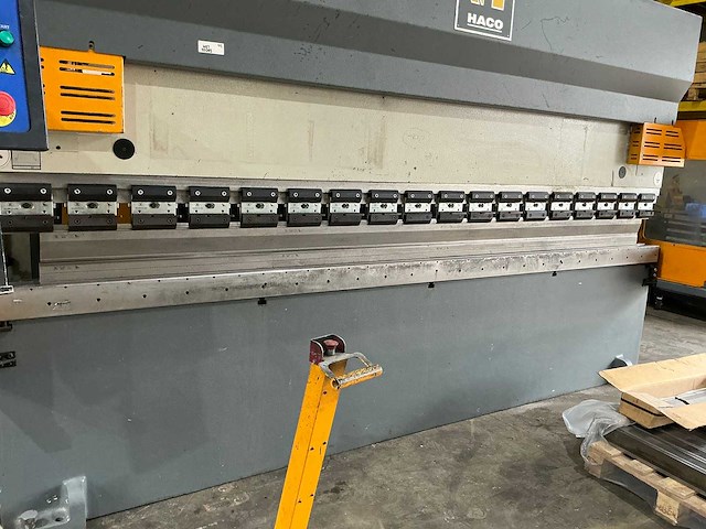 Haco - ppm 36100, 3600mm x 100t - press brake - 2011 - afbeelding 2 van  15