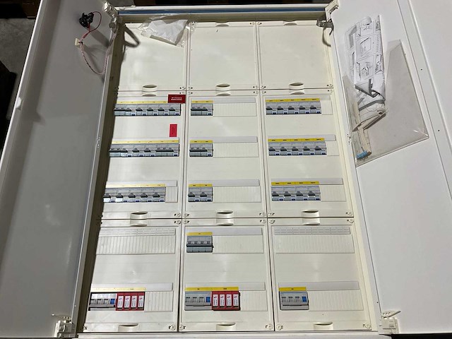 Hager elektrische verdeel-/en schakelkast - afbeelding 2 van  2