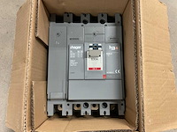 Hager h3+ p630 4p hcw631ar vermogensschakelaar - afbeelding 1 van  2