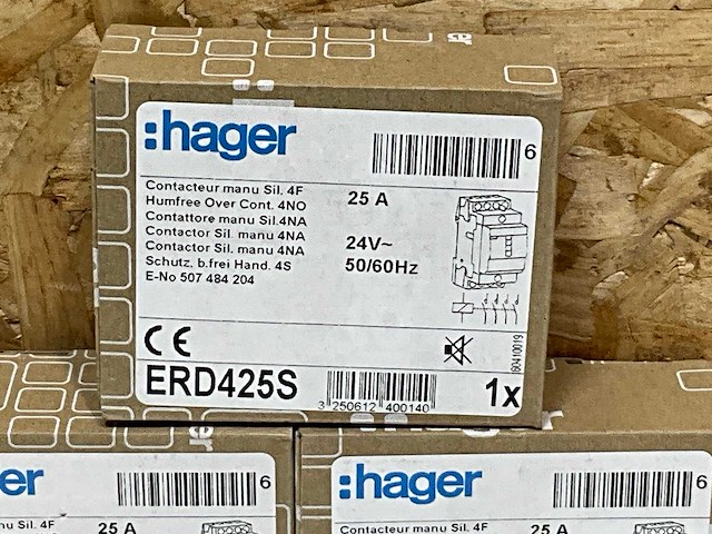 Hager magneetschakelaar 25a met handbed.4 maak geruisarm 24v ac 50/60hz (3x) - afbeelding 1 van  3