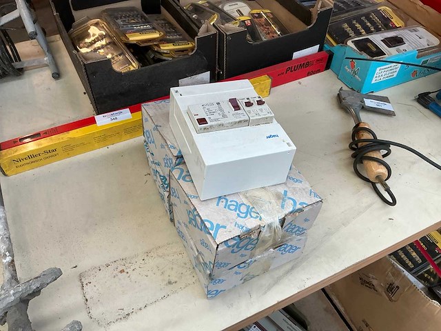 Hager meterkast (4x) - afbeelding 1 van  2