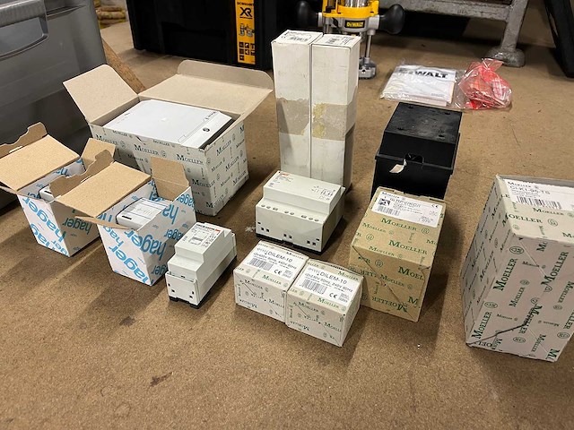 Hager, moeller - schakelaars en transformators meterkast (30x) - afbeelding 1 van  4