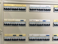 Hager spanning kast met inhoud, hager - afbeelding 6 van  6