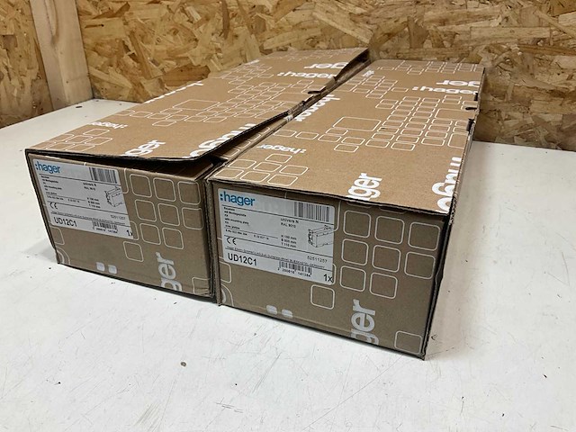 Hager ud12c1 bouwsteen, 150x500mm, met montageplaat verstelbaar (2x) - afbeelding 1 van  1