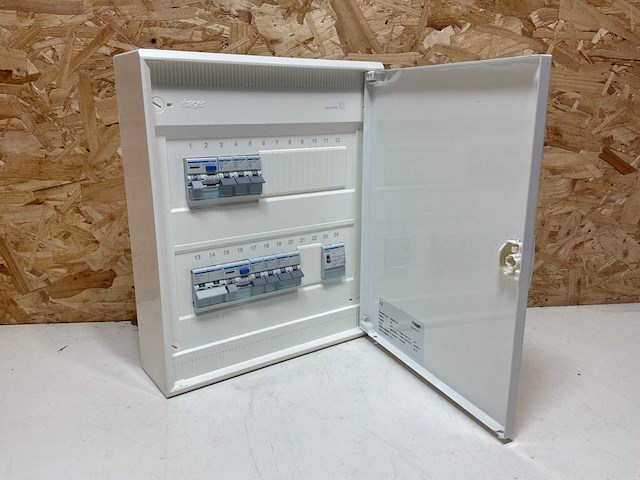 Hager va24cn opbouw verdeelkast (2x) - afbeelding 1 van  10