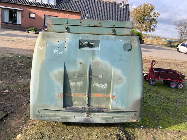 Hägglunds bandvagn polyester opbouw - afbeelding 6 van  11