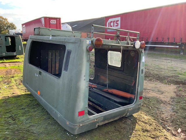 Hägglunds bandvagn polyester opbouw - afbeelding 8 van  11