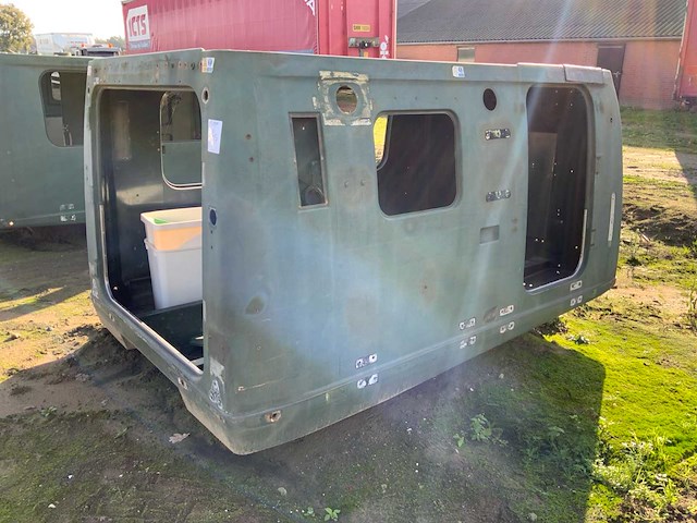 Hägglunds bandvagn polyester opbouw - afbeelding 1 van  4