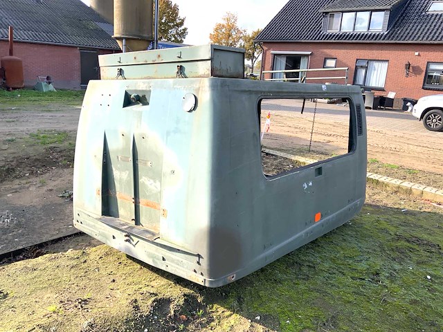 Hägglunds bandvagn polyester opbouw - afbeelding 5 van  11