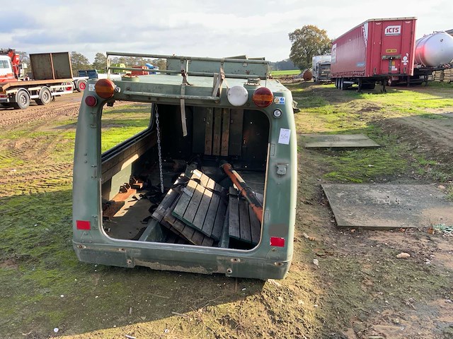 Hägglunds bandvagn polyester opbouw - afbeelding 7 van  11