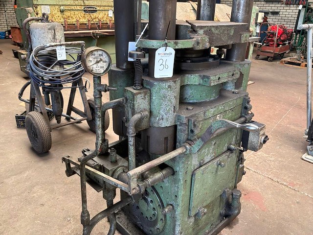Hahn & kolb hydraulische pers - afbeelding 8 van  9